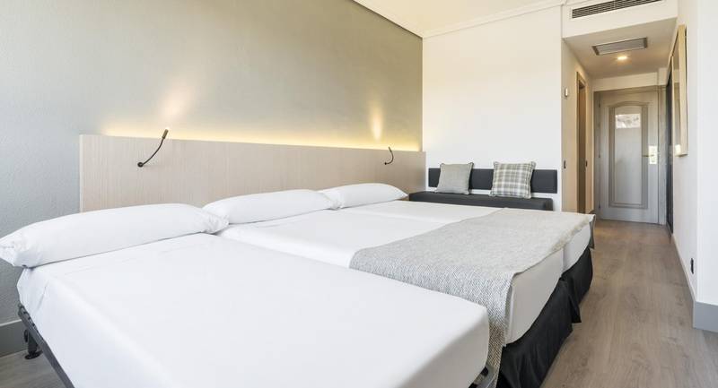  Hotel ILUNION Las Lomas Mérida
